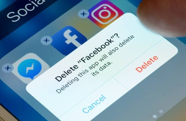 Deleting social media apps